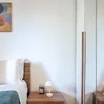 Waves - 2 Min Metro Marconi - 15 Min Colosseo - A-c & Wifi Guest house 3*