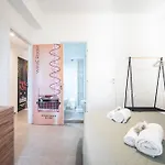 Guest house Waves - 2 Min Metro Marconi - 15 Min Colosseo - A-c & Wifi Rome