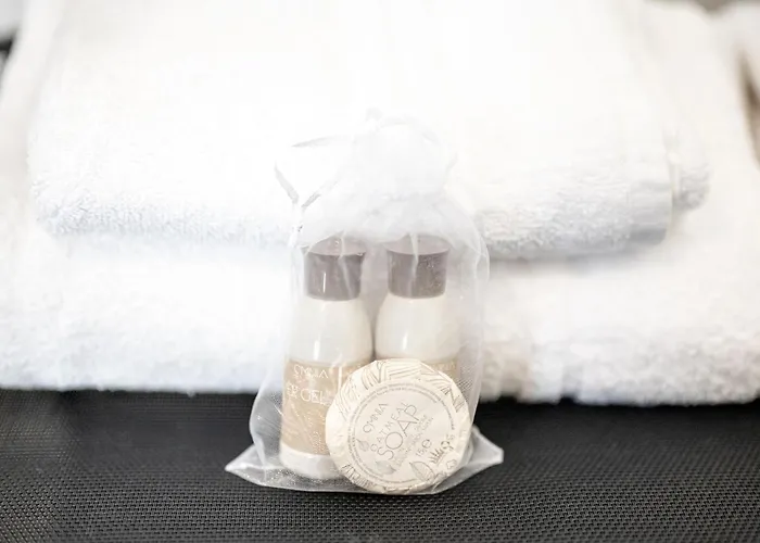 Waves - 2 Min Metro Marconi - 15 Min Colosseo - A-c & Wifi Pensión 3*